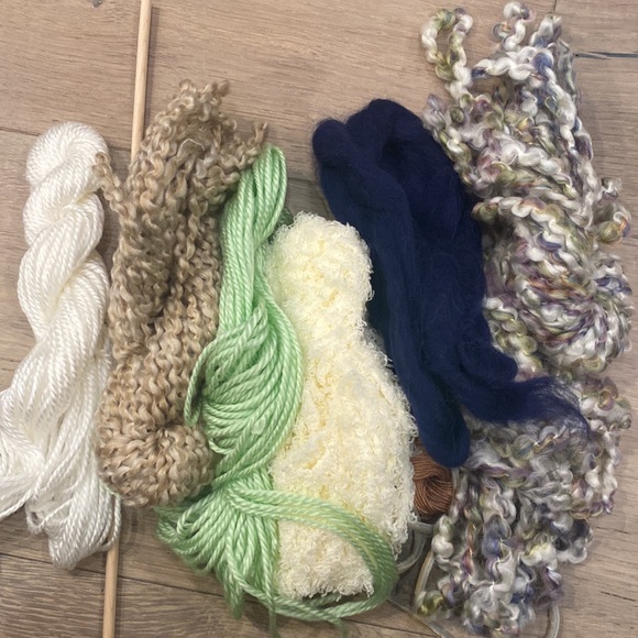 High quality Yarn kit wool, wooden dowel, leather perfect for homemade crafts! - Picture 4 of 9